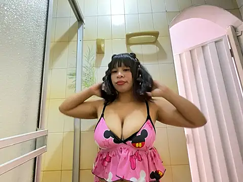 Snapshot of luna_silk_ chatting on May 23, 2026, 6:56 pm luna silk online show from May 23, 2026, 6:56 pm