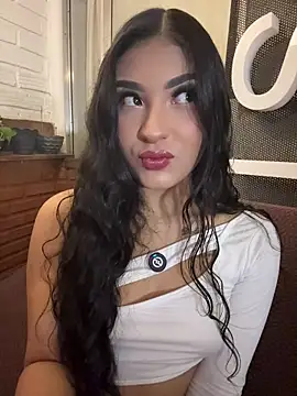 Snapshot of SabrinaX_X chatting on May 12, 2026, 11:35 pm SabrinaX X online show from May 12, 2026, 11:35 pm