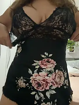 Snapshot of Mariiii_morena chatting on July 12, 2026, 9:22 am Mariiii morena online show from July 12, 2026, 9:22 am