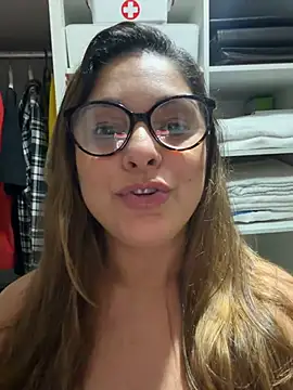 Snapshot of Mariiii_morena chatting on July 13, 2026, 10:18 am Mariiii morena online show from July 13, 2026, 10:18 am