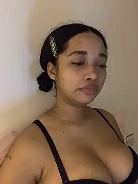 Snapshot of _sweetSabrina- chatting on June 6, 2026, 3:44 am sweetSabrina- online show from June 6, 2026, 3:44 am