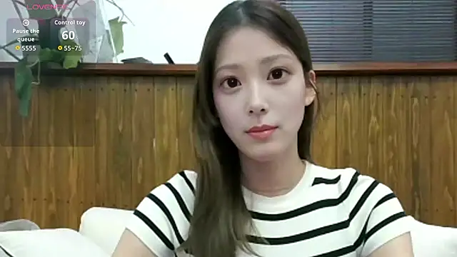 Snapshot of rii_nyan chatting on May 21, 2026, 1:45 am rii nyan online show from May 21, 2026, 1:45 am