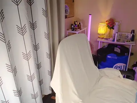 Snapshot of Ashtonfuckingboi chatting on July 13, 2026, 7:16 pm Ashtonfuckingboi online show from July 13, 2026, 7:16 pm