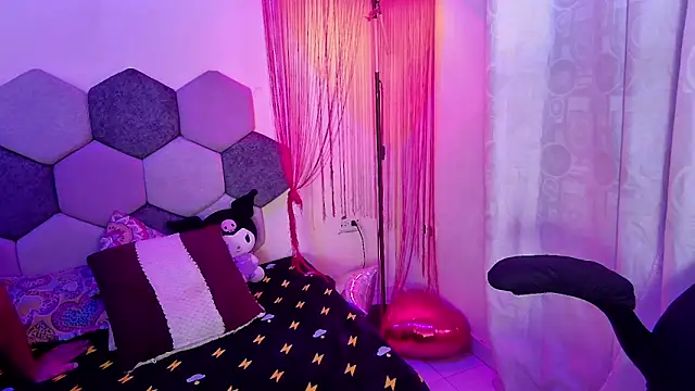 exotic mann online show from May 15, 2026, 6:26 pm
