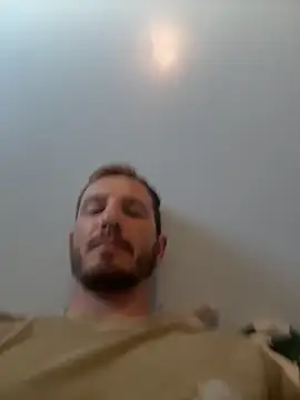 Snapshot of Oliverhnt chatting on May 24, 2026, 10:42 am Oliverhnt online show from May 24, 2026, 10:42 am