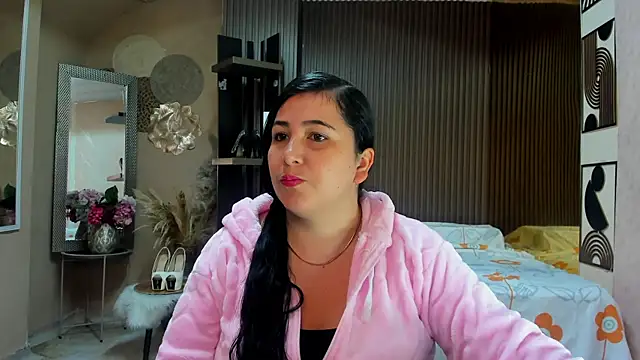 Snapshot of BBWLuxuryMuse chatting on May 6, 2026, 11:26 am BBWLuxuryMuse online show from May 6, 2026, 11:26 am