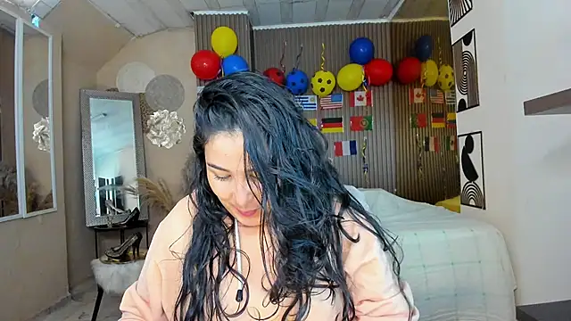 Snapshot of BBWLuxuryMuse chatting on June 20, 2026, 12:08 pm BBWLuxuryMuse online show from June 20, 2026, 12:08 pm