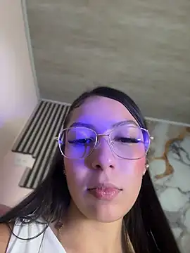 Snapshot of Julieth_ec chatting on July 1, 2026, 12:40 pm Julieth ec online show from July 1, 2026, 12:40 pm