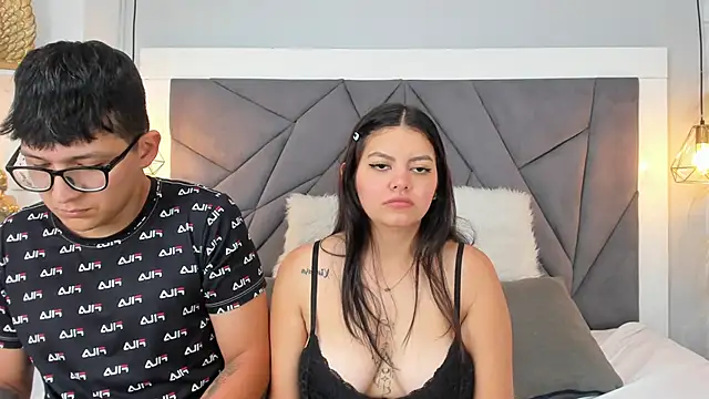 Sophia Andrade  online show from May 6, 2026, 1:25 am
