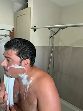 Snapshot of Madamebeton chatting on July 9, 2026, 12:20 pm Madamebeton online show from July 9, 2026, 12:20 pm
