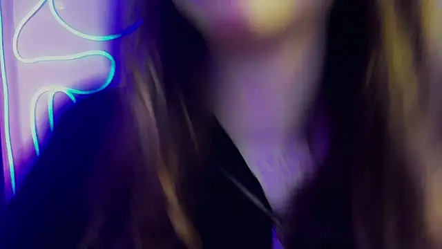Snapshot of evvaavve chatting on July 3, 2026, 1:23 am evvaavve online show from July 3, 2026, 1:23 am