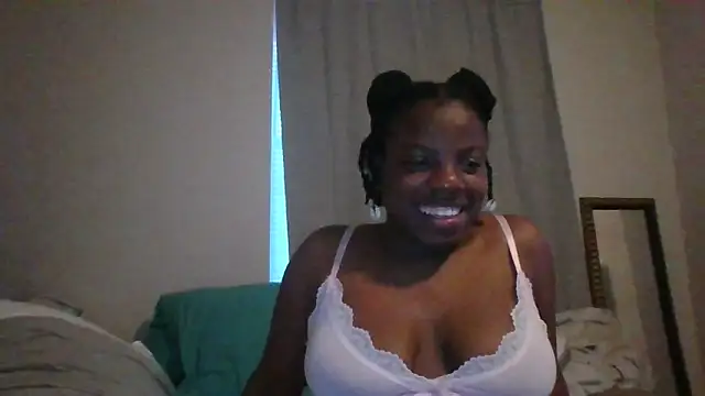 Snapshot of princesselizabeth chatting on May 17, 2026, 12:08 am princesselizabeth online show from May 17, 2026, 12:08 am