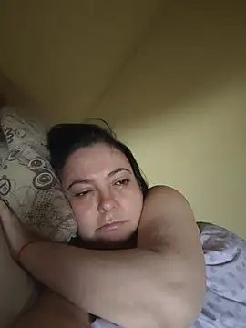 EmmaEmmy40 online show from June 19, 2026, 3:11 am