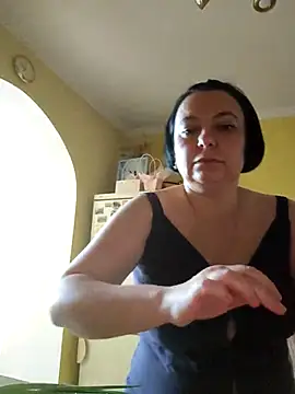 EmmaEmmy40 online show from June 24, 2026, 3:44 pm