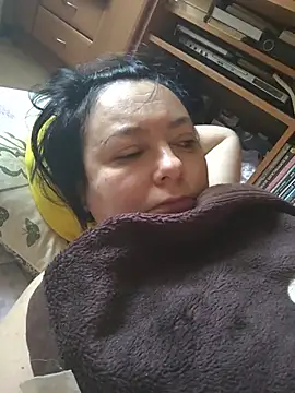 EmmaEmmy40 online show from June 26, 2026, 3:22 am