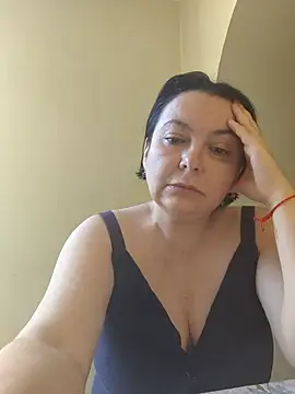 EmmaEmmy40 online show from June 27, 2026, 3:17 pm