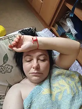 EmmaEmmy40 online show from June 30, 2026, 4:35 am