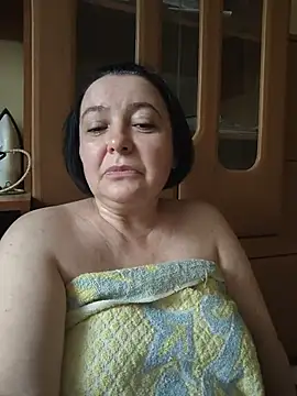 EmmaEmmy40 online show from June 30, 2026, 4:41 pm