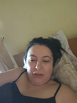 EmmaEmmy40 online show from July 11, 2026, 4:32 pm
