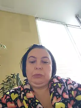 EmmaEmmy40 online show from July 14, 2026, 4:34 pm
