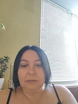 EmmaEmmy40 online show from July 29, 2026, 3:43 pm
