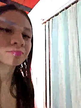 Snapshot of Dahlia_1 chatting on May 13, 2026, 2:20 am Dahlia 1 online show from May 13, 2026, 2:20 am