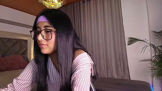 Snapshot of Molly_Hils789 chatting on May 31, 2026, 8:10 am Molly Hils789 online show from May 31, 2026, 8:10 am