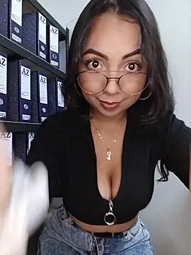 Snapshot of JENNIFER__03 chatting on June 9, 2026, 5:02 pm JENNIFER 03 online show from June 9, 2026, 5:02 pm