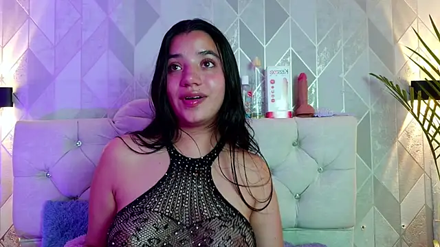 Snapshot of Zaira_bonny chatting on June 1, 2026, 10:39 am Zaira bonny online show from June 1, 2026, 10:39 am