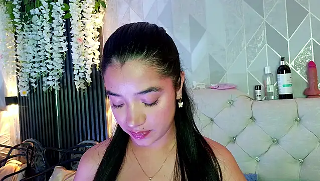 Snapshot of Zaira_bonny chatting on June 9, 2026, 7:14 pm Zaira bonny online show from June 9, 2026, 7:14 pm