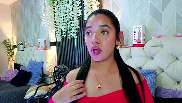 Snapshot of Zaira_bonny chatting on June 11, 2026, 8:18 pm Zaira bonny online show from June 11, 2026, 8:18 pm