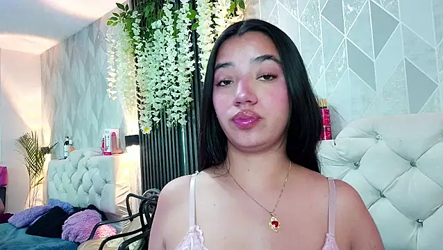 Snapshot of Zaira_bonny chatting on June 17, 2026, 3:02 pm Zaira bonny online show from June 17, 2026, 3:02 pm