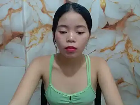 Snapshot of Sweet_Sarah69 chatting on May 20, 2026, 12:44 pm Sweet Sarah69 online show from May 20, 2026, 12:44 pm