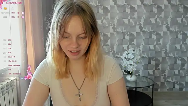 L aura online show from May 9, 2026, 7:13 am
