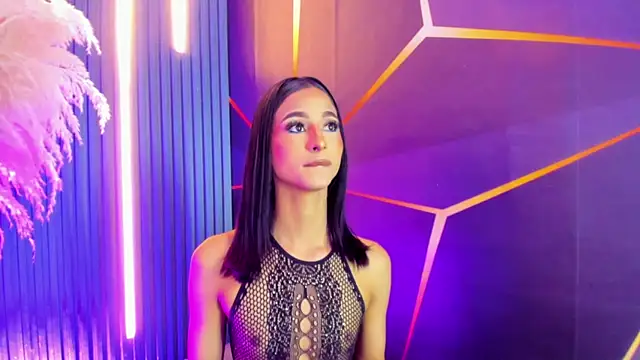 Snapshot of Miss_Isa_ chatting on May 11, 2026, 4:04 pm Miss Isa online show from May 11, 2026, 4:04 pm
