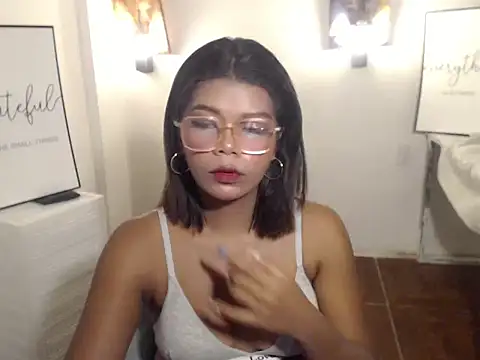 Snapshot of charlene_pretty chatting on June 11, 2026, 7:23 pm charlene pretty online show from June 11, 2026, 7:23 pm