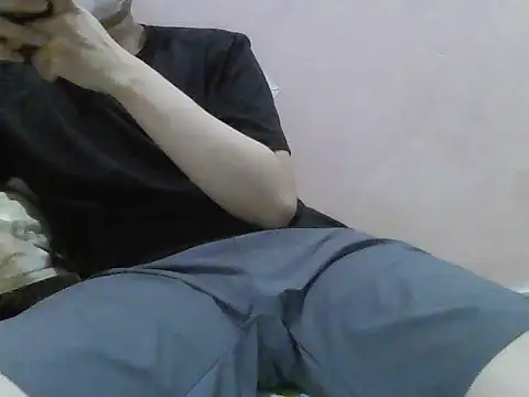 Zineyy online show from June 2, 2026, 3:47 pm