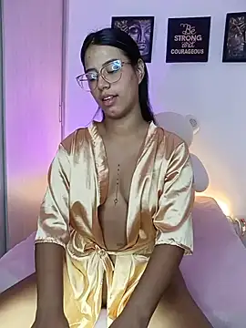 Snapshot of Raven_stonee01 chatting on June 25, 2026, 1:27 am Raven stonee01 online show from June 25, 2026, 1:27 am