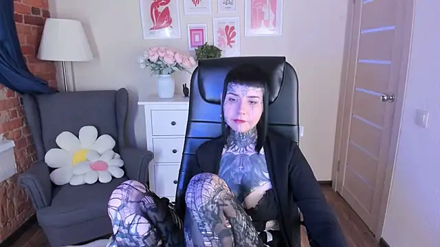 Snapshot of Bloood__Mary chatting on August 4, 2026, 8:44 pm Bloood Mary online show from August 4, 2026, 8:44 pm