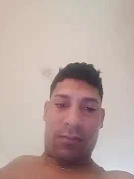 Snapshot of Petterleonel123 chatting on July 1, 2026, 1:02 pm Petterleonel123 online show from July 1, 2026, 1:02 pm