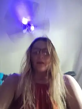 Queenle91 online show from July 5, 2026, 5:42 pm