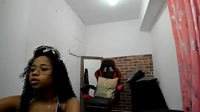 Snapshot of wizarpamela chatting on May 26, 2026, 8:05 pm wizarpamela online show from May 26, 2026, 8:05 pm