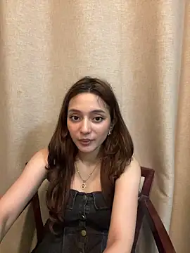 Snapshot of Lilywant chatting on June 4, 2026, 12:33 pm Lilywant online show from June 4, 2026, 12:33 pm