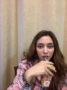 Snapshot of Lilywant chatting on June 14, 2026, 4:09 pm Lilywant online show from June 14, 2026, 4:09 pm