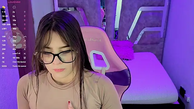 Snapshot of Destiny_A chatting on July 12, 2026, 11:01 am Destiny A online show from July 12, 2026, 11:01 am