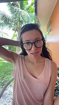 Snapshot of Mini_girl_do_it_better chatting on May 15, 2026, 3:24 am Mini girl do it better online show from May 15, 2026, 3:24 am