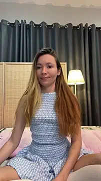 Snapshot of Mini_girl_do_it_better chatting on May 19, 2026, 1:56 am Mini girl do it better online show from May 19, 2026, 1:56 am