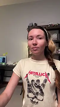Snapshot of Mini_girl_do_it_better chatting on June 3, 2026, 9:53 pm Mini girl do it better online show from June 3, 2026, 9:53 pm