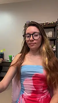 Snapshot of Mini_girl_do_it_better chatting on June 5, 2026, 10:04 pm Mini girl do it better online show from June 5, 2026, 10:04 pm