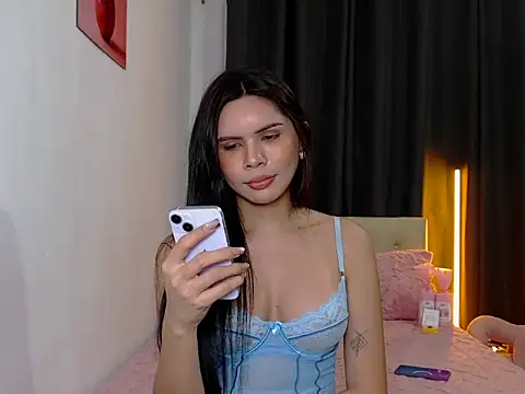 Alexandra Kenn online show from June 10, 2026, 9:52 am